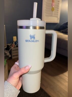 blue stanley quencher 40oz